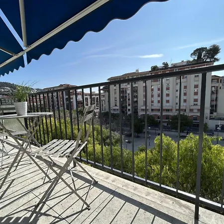 2 Pièces Avec Terrasse Proche Port Et Vieux *